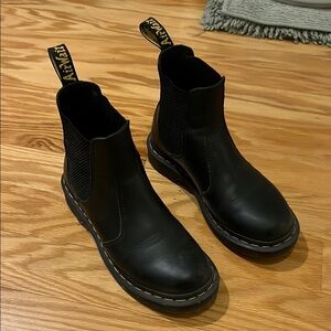 Dr. Martens 2976 Leather Chelsea Boots - Size 6